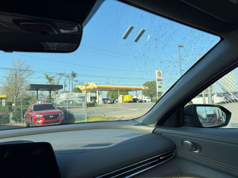 Used 2025 Hyundai Elantra SEL image 36