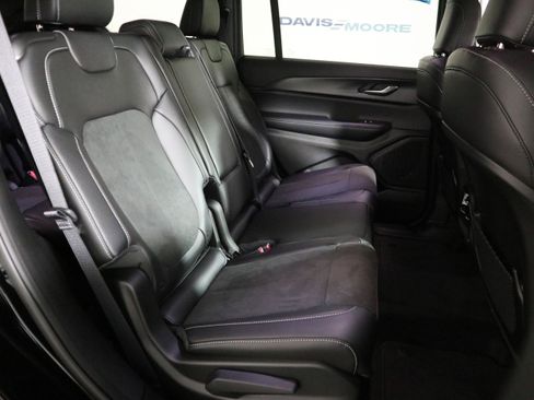 New 2025 Jeep Grand Cherokee L Altitude image 22