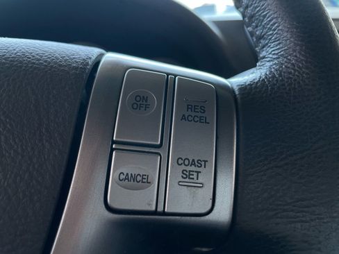 Used 2012 Hyundai Veracruz Limited w/ Entertainment Pkg image 43