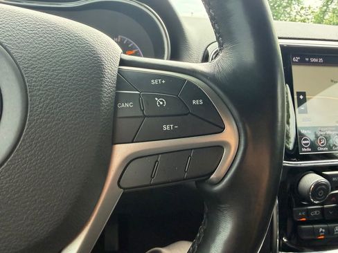 Used 2020 Jeep Grand Cherokee Altitude AWD/4WD image 29