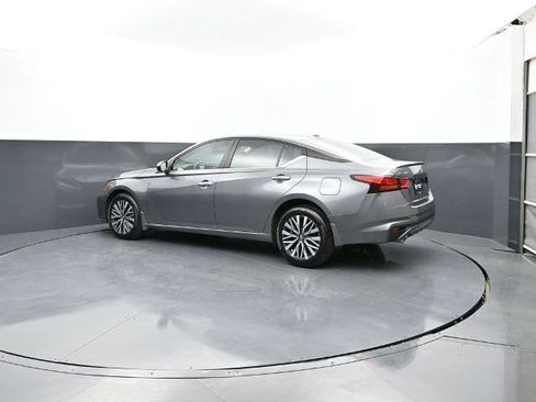 Certified 2023 Nissan Altima 2.5 SV w/ SV Premium Package AWD/4WD image 3