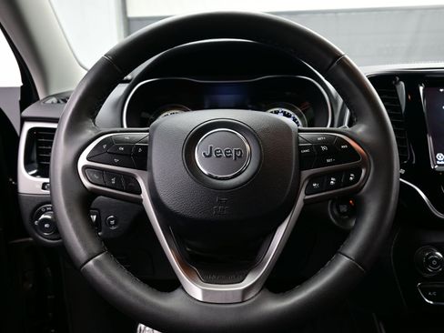 Used 2022 Jeep Cherokee Limited image 25