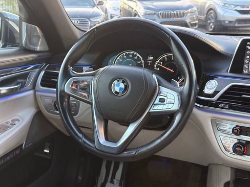 Used 2016 BMW 750i xDrive image 41