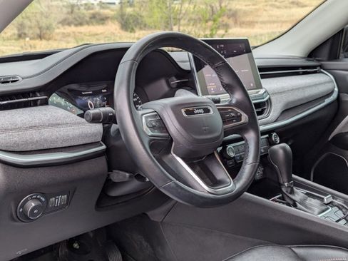 Used 2022 Jeep Compass Latitude image 10