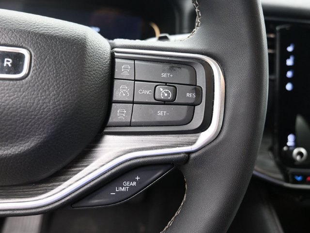 Used 2024 Jeep Wagoneer Series II AWD/4WD image 19