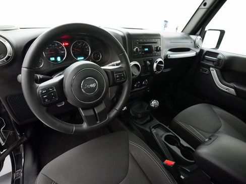 Used 2017 Jeep Wrangler Sahara w/ Connectivity Group image 5