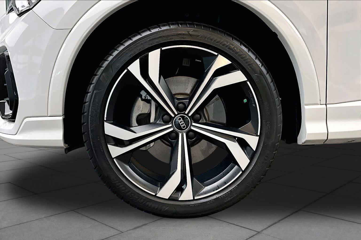 Certified 2024 Audi Q3 2.0T Premium Plus w/ Premium Plus Package AWD/4WD image 11