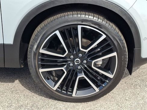 Used 2024 Volvo XC40 B5 Ultimate w/ Protection Package Premier image 8