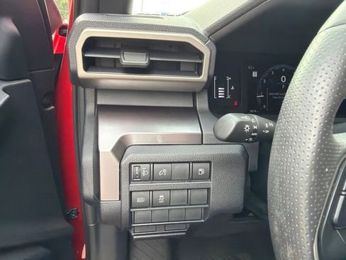 Used 2025 Toyota 4Runner SR5 AWD/4WD image 30