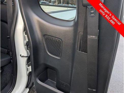 Certified 2025 Nissan Frontier SV image 12