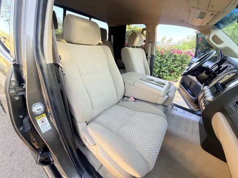 Used 2010 Toyota Tundra 2WD Double Cab image 17