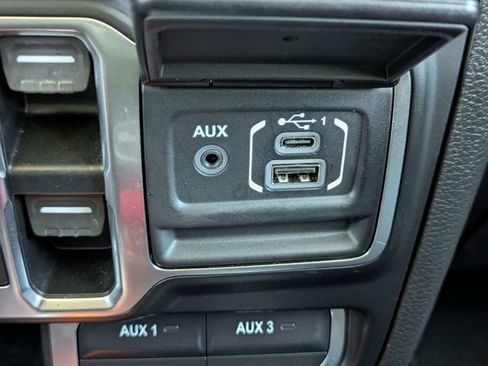 Used 2021 Jeep Wrangler Unlimited Sahara w/ Dual Top Group AWD/4WD image 23