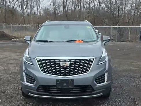 Used 2022 Cadillac XT5 Premium Luxury w/ Technology Package image 2