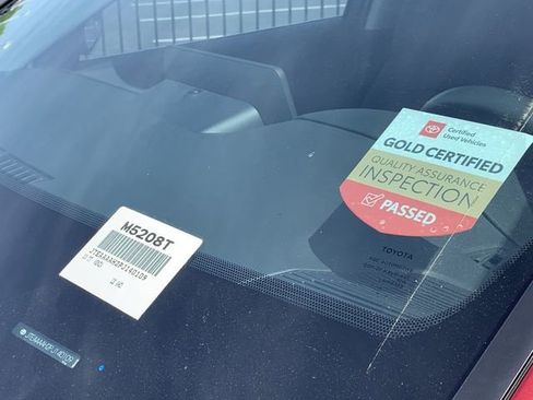 Used 2023 Toyota Venza LE image 37