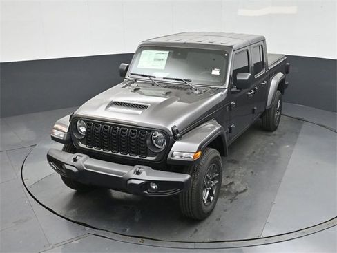 New 2025 Jeep Gladiator Sport image 32