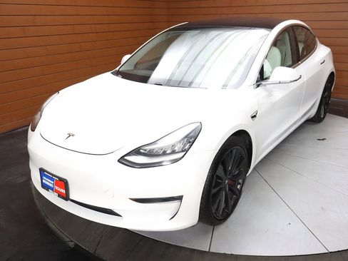Used 2020 Tesla Model 3 Performance image 17