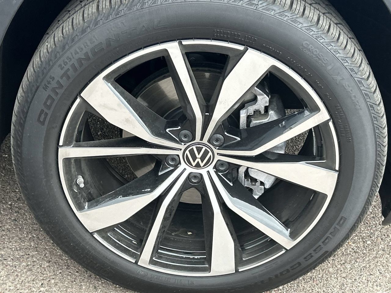 New 2026 Volkswagen Atlas Cross Sport SEL Premium R-Line AWD/4WD image 6