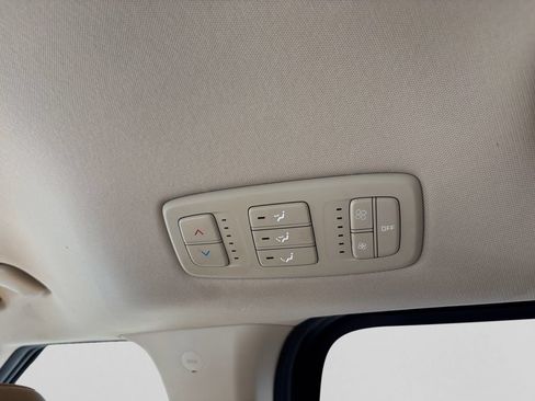 Used 2022 Kia Carnival LX FWD image 41