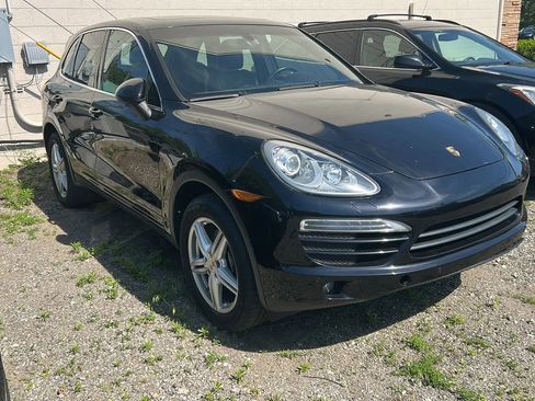 Used 2013 Porsche Cayenne AWD/4WD image 3