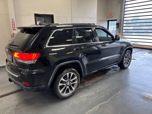 Used 2018 Jeep Grand Cherokee Limited w/ Trailer Tow Group IV AWD/4WD image 9
