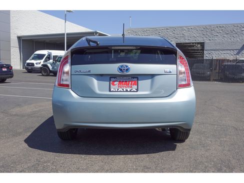 Used 2015 Toyota Prius Two FWD image 4