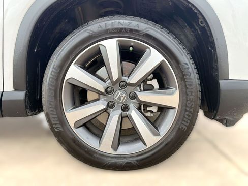 Used 2025 Honda Pilot Elite image 11