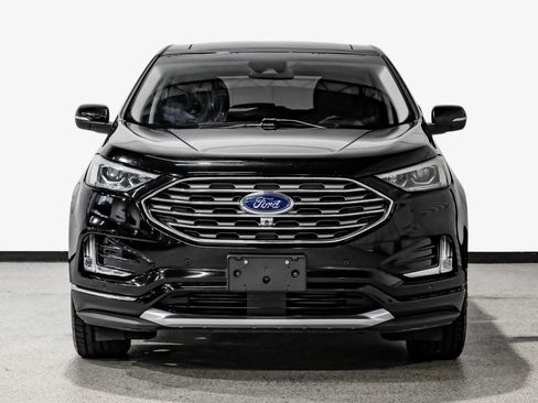 Used 2019 Ford Edge Titanium w/ Equipment Group 301A FWD image 3