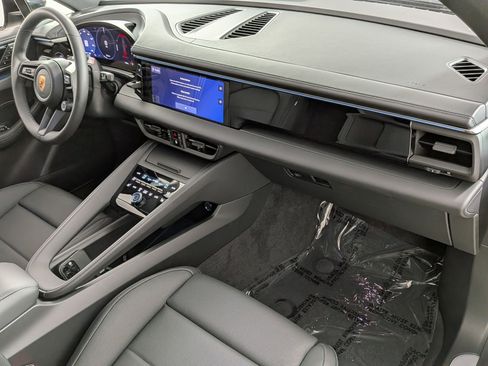 New 2026 Porsche Macan 4S Electric AWD/4WD image 25