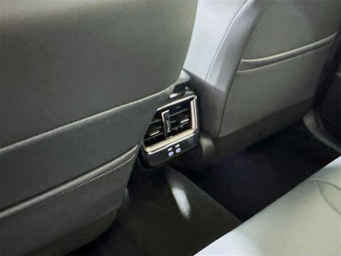 New 2025 Toyota Crown Signia Limited image 14