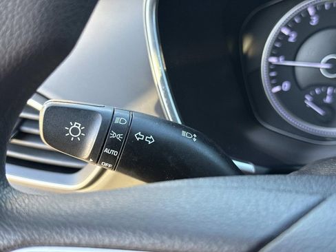 Used 2019 Hyundai Santa Fe SE image 38