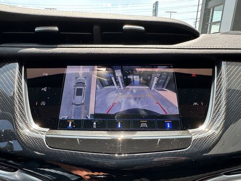 Used 2025 Cadillac XT6 Sport w/ Technology Package image 16