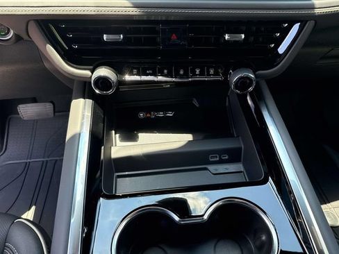 New 2026 Chevrolet Tahoe Premier w/ Sun And Tow Package AWD/4WD image 30