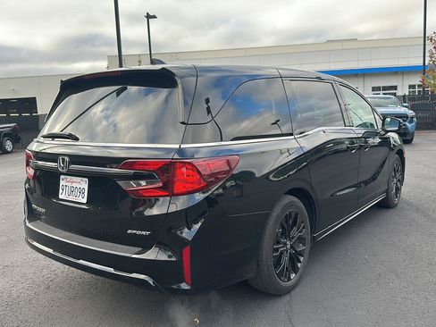Used 2025 Honda Odyssey Sport-L image 3