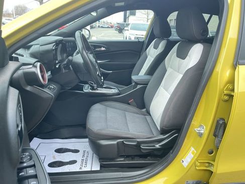 Certified 2024 Chevrolet Trax RS w/ Driver Confidence Package FWD image 18