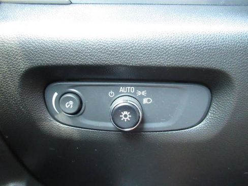 Used 2022 Chevrolet Traverse LT FWD image 21