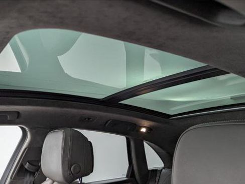 Used 2018 Porsche Macan Turbo w/ Premium Package Plus image 34