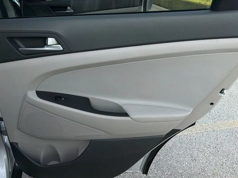 Used 2017 Hyundai Tucson Sport FWD image 16