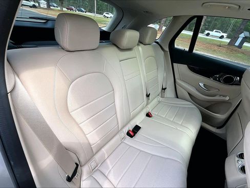 Used 2022 Mercedes-Benz GLC 300 image 19