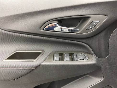 Used 2023 Chevrolet Equinox RS w/ LPO, Floor Liner Package FWD image 16