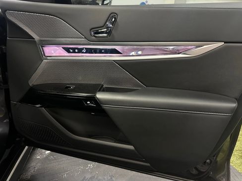 Used 2024 BMW i7 xDrive60 w/ Executive Package image 29