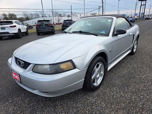Used 2004 Ford Mustang Convertible image 1