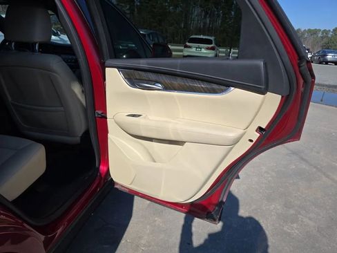 Used 2019 Cadillac XT5 AWD image 45