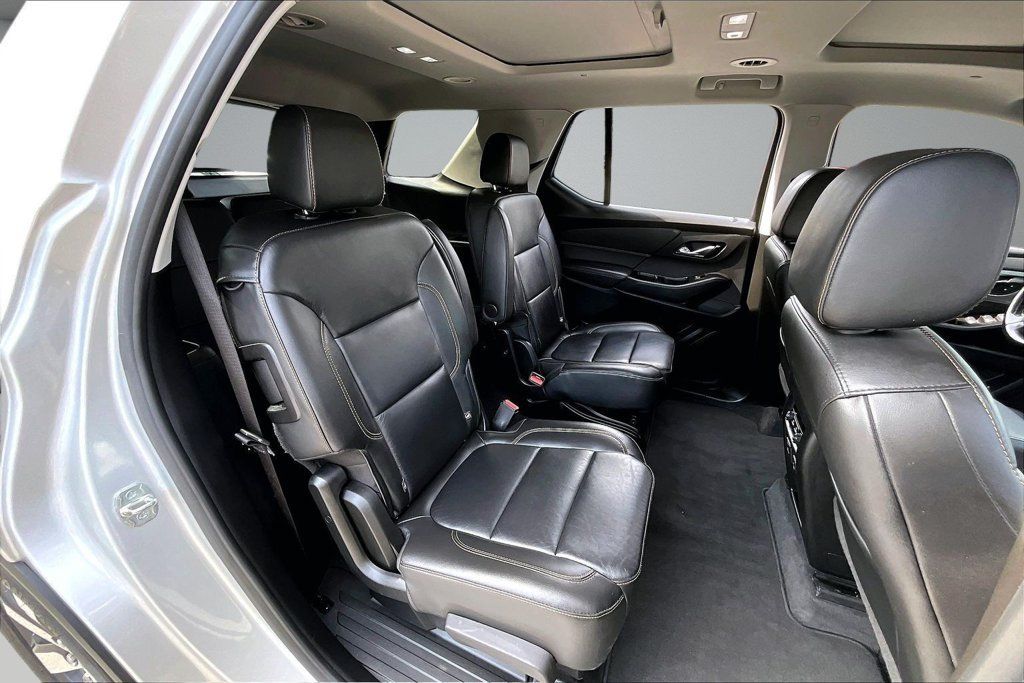 Used 2020 Chevrolet Traverse LT w/ LT Premium Package AWD/4WD image 25