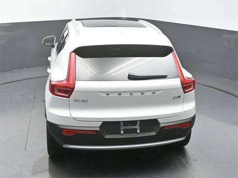 New 2025 Volvo XC40 B5 Plus w/ Protection Package Premier image 48