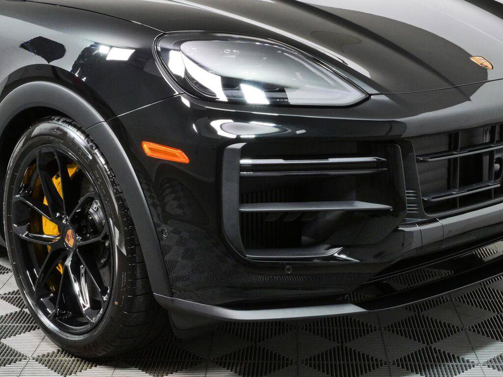 New 2026 Porsche Cayenne Turbo GT AWD/4WD image 38