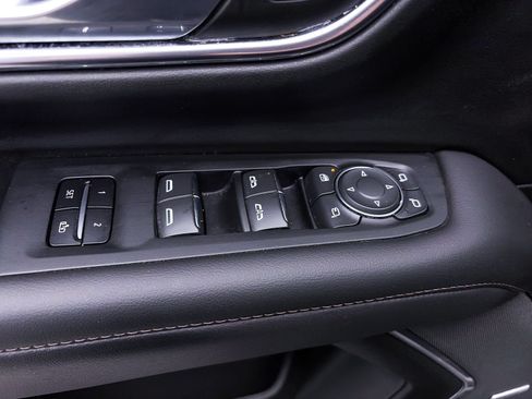 Used 2024 Chevrolet Suburban High Country AWD/4WD image 36