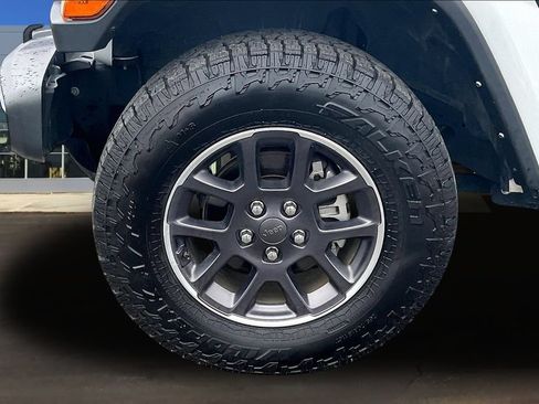 Used 2023 Jeep Gladiator Overland AWD/4WD image 34