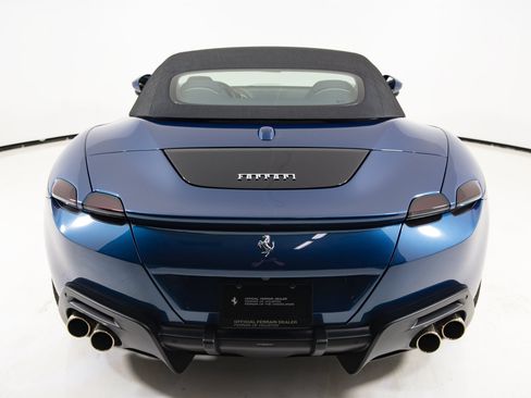 Certified 2025 Ferrari Roma Spider RWD image 39