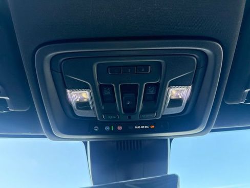 Used 2024 GMC Sierra 1500 AT4 w/ Technology Package AWD/4WD image 29