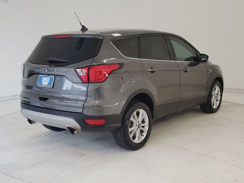 Used 2019 Ford Escape SE image 7